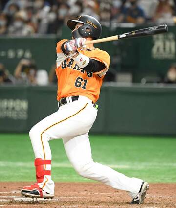  ６回二死から代打で登場し初アーチを放った巨人・増田陸（東スポＷｅｂ）
