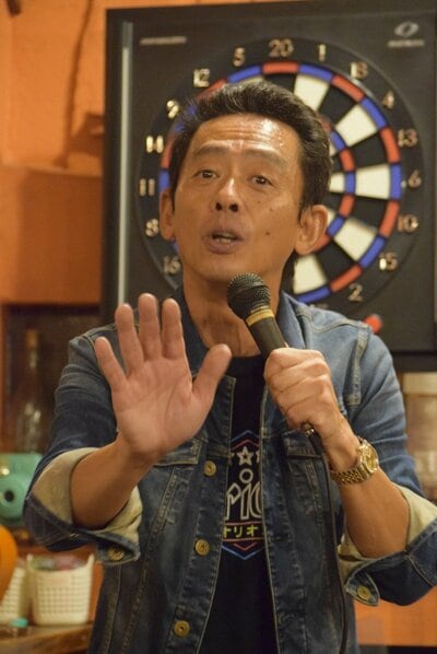 立川談志さんと上岡龍太郎さんの系譜貫く マイク１本 ぜんじろうの群れないお笑い人生 東スポweb