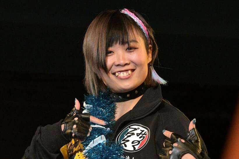 10日の「SareeeーISM」にみちのくプロレスのパーカー着用で登場したMIRAI