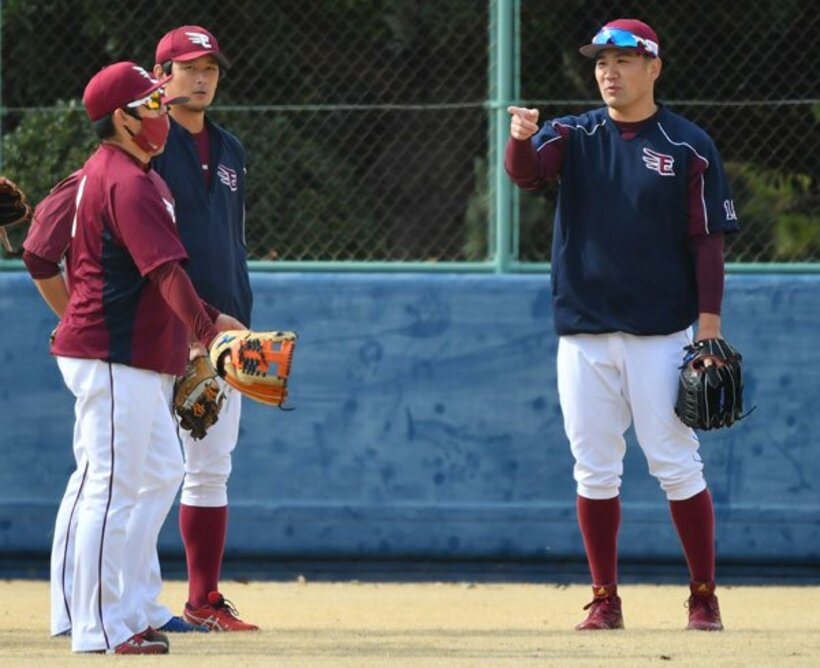  田中将(右)、涌井と先発陣は文句なしの楽天だが…