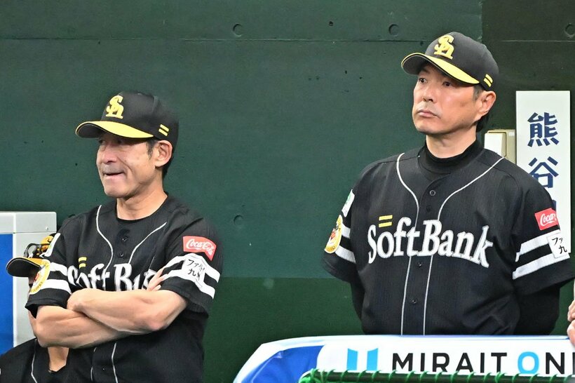 奈良原浩氏（左）と小久保監督