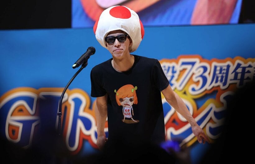 キノコ姿で登場した新田雄史