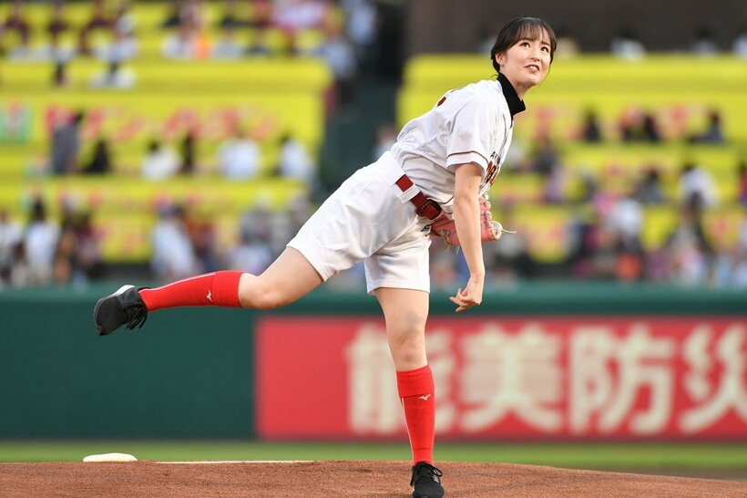 始球式を務めた藤田菜七子