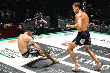 ３Ｒ、鹿志村仁之介(左)を豪快な右で吹っ飛ばしたダニー・サバテロ
