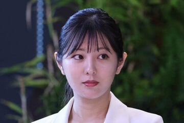 宝来茜アナウンサー役を演じた白戸ゆめの