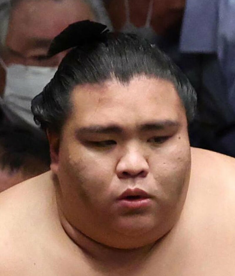  大関に〝残留〟となった御嶽海（東スポWeb）