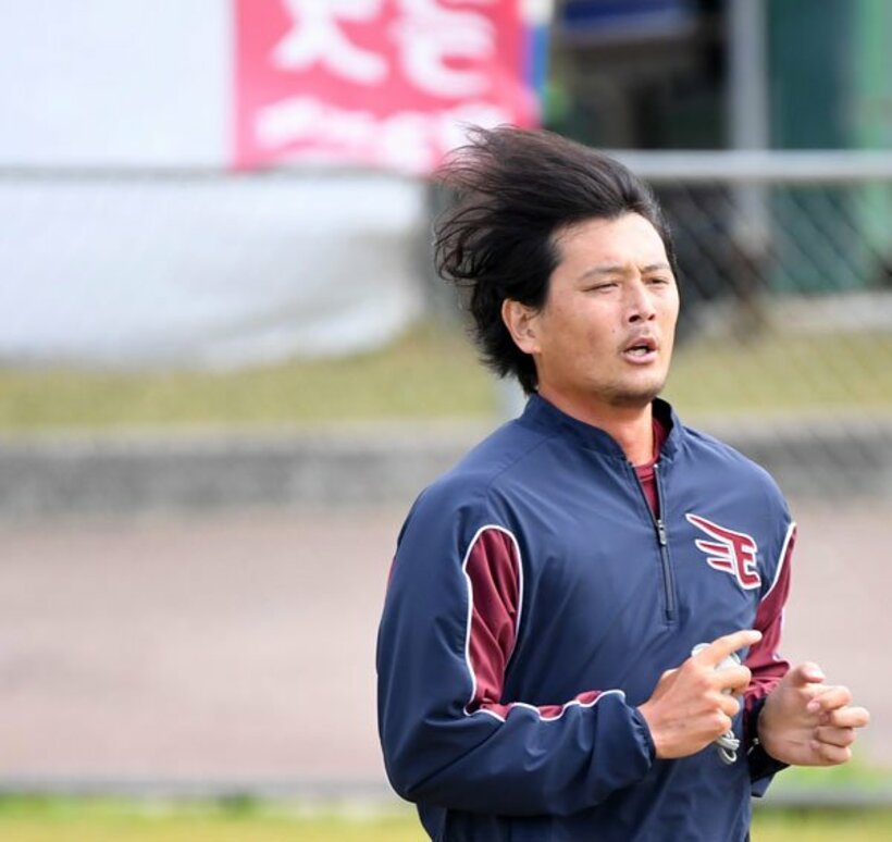  キャンプ終盤の涌井は確かに髪が伸びていた