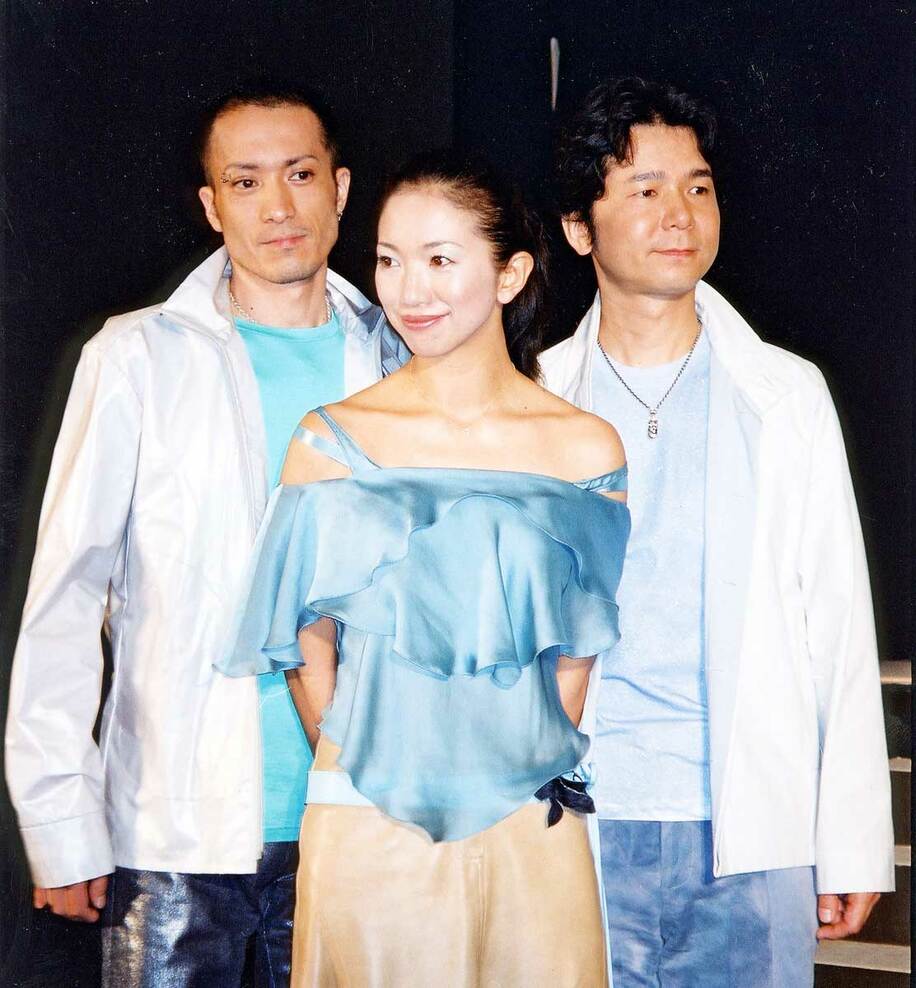  ３人組だった「ＤＲＥＡＭＳ　ＣＯＭＥ　ＴＲＵＥ」（２００１年撮影）。左から西川隆宏、吉田美和、中村正人（東スポＷｅｂ）