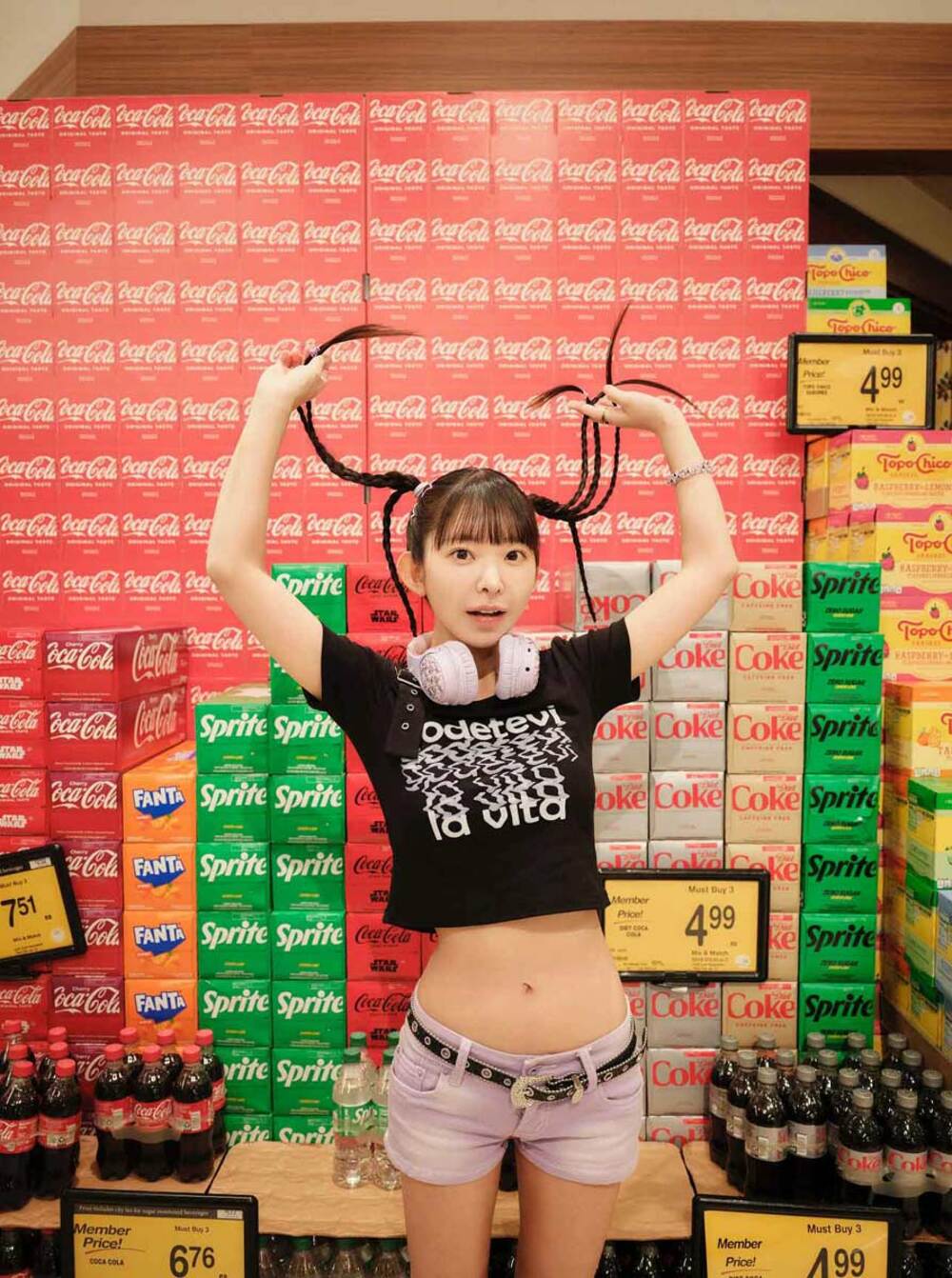 生誕３０周年記念写真集では愛らしくもセクシーな姿を披露（C）長澤茉里奈写真集「ＭＡＲＩＮＥＲＳ」