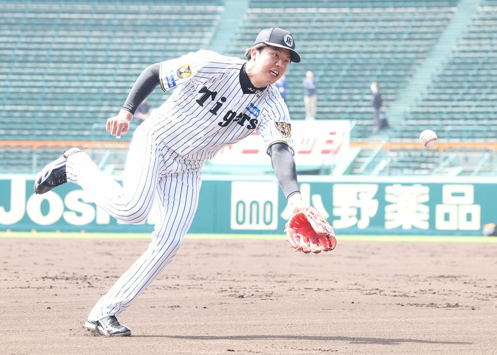 指名練習で守備練習も行った阪神・才木浩人