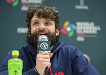 試合後、笑顔で会見に登場したチェコ代表のサトリア（読売新聞社提供）