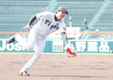 指名練習で守備練習も行った阪神・才木浩人