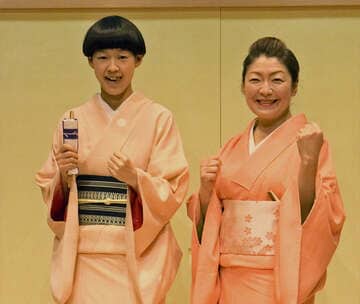  左から桂二葉と桂あやめ（東スポWeb）