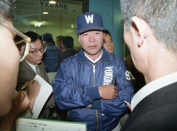  ９２年５月、休養した須藤監督に代わって指揮を執った江尻監督代行