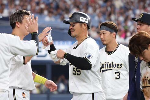 オリックス】引退試合のT―岡田が155キロを右前に今季初安打 球団最多3