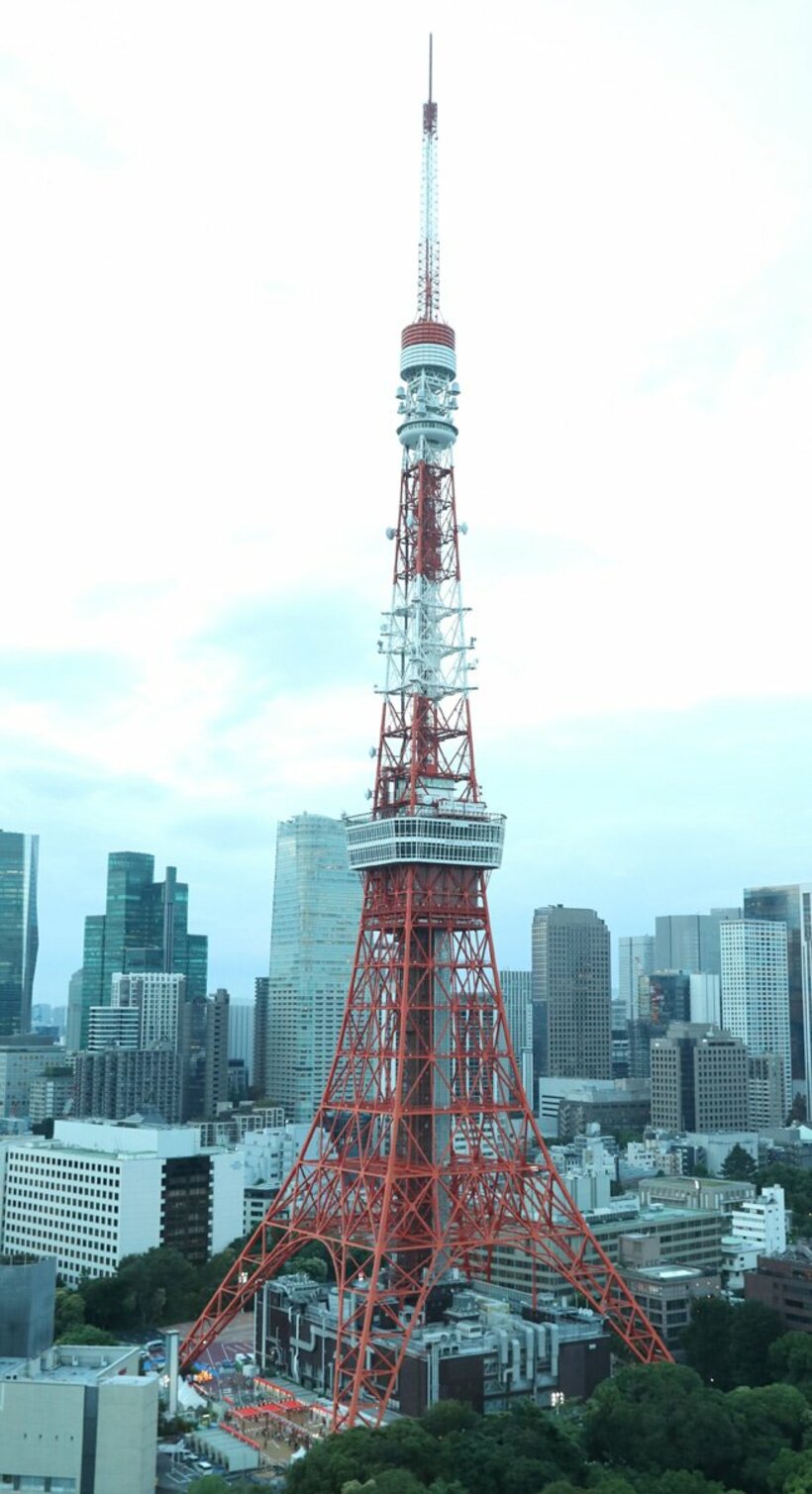  エンゼルスのチームカラーに点灯される東京タワー(東スポWeb)