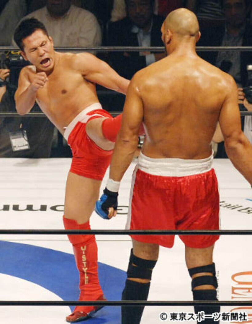 プロレスのリングはＩＧＦのシウバ戦（２００７年９月）以来となる田村（左）