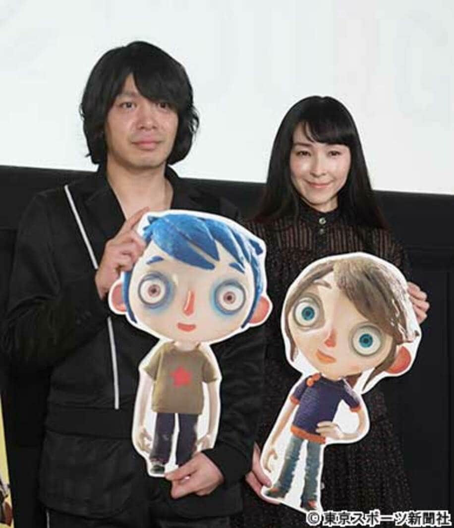  映画のプレミアム試写会に登場した峯田和伸(左）と麻生久美子