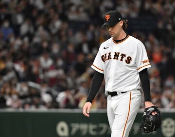 マウンドを降りるビーディ