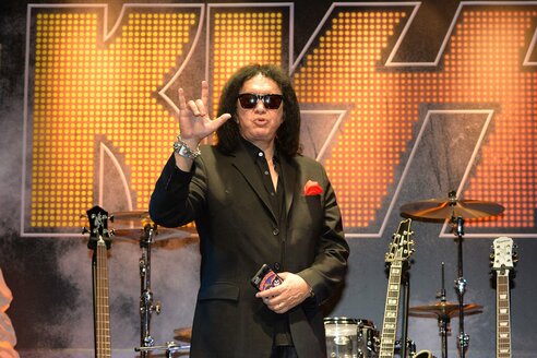 KISSのジーン・シモンズ「ロックンロール・オールナイト」の誕生