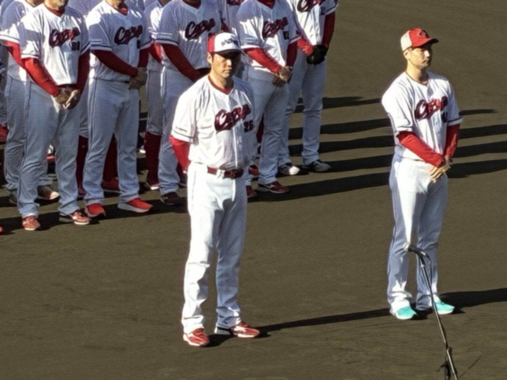 ４年目のキャンプ初日を迎えた新井貴浩監督