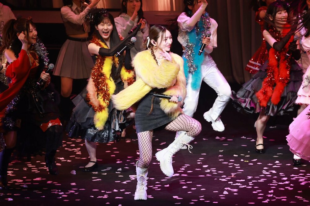 網タイツ姿で踊る後藤真希