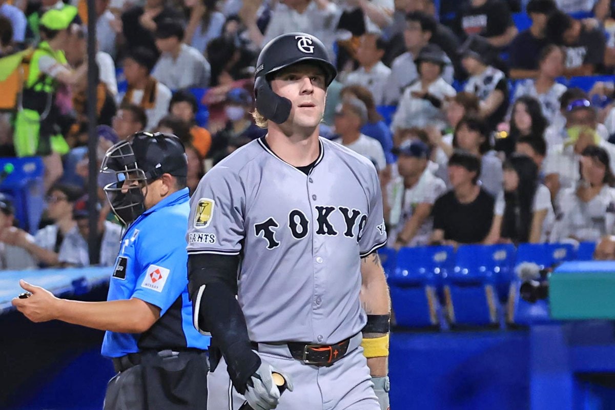 巨人】前日に太ももでバットを真っ二つにへし折ったキャベッジが27