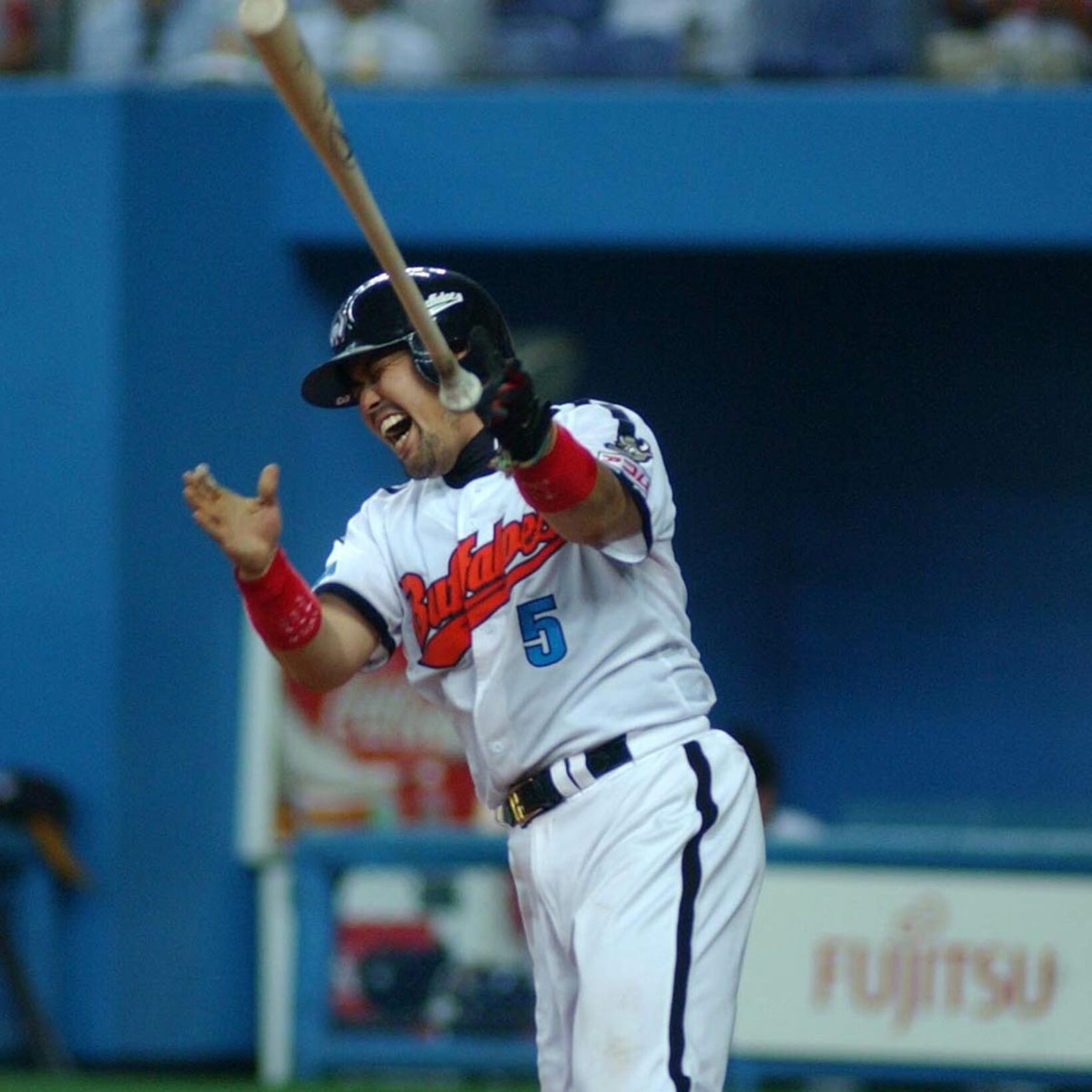 松坂に抑えられた中村紀はこの表情（２００４年９月）