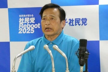 「滑り込み」での当選に、表情もげっそりの社民党・ラサール石井氏