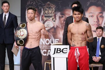 計量をクリアした井上拓真（左）とジェルウィン・アンカハス