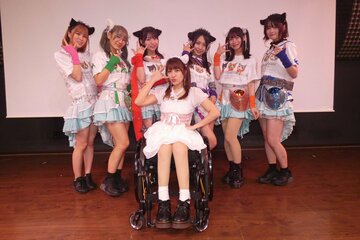 新メンバーを募集する仮面女子