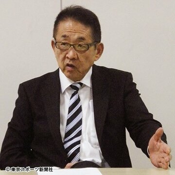 会見を行った渡辺均会長