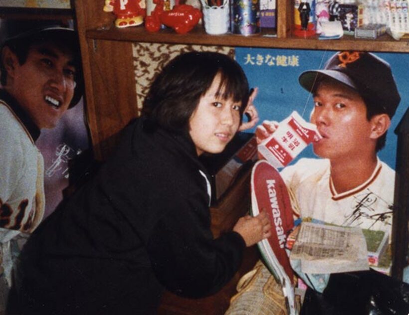 ポスターの中の原選手と一緒に写った高校生時代の柳沢