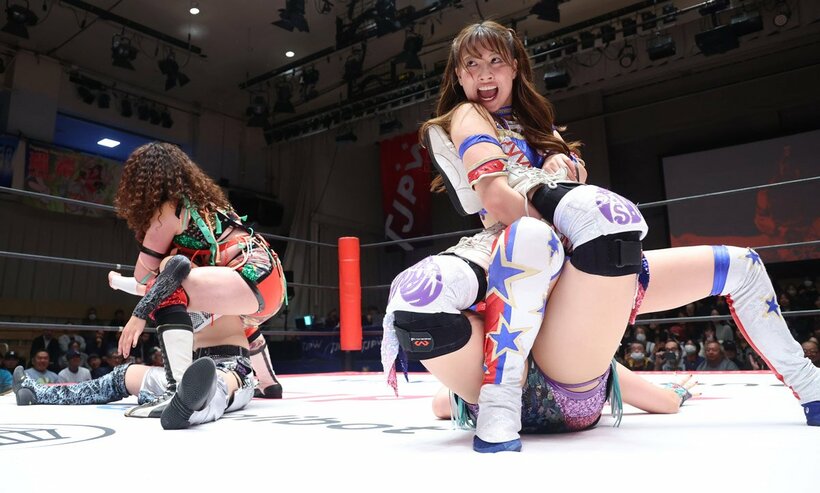 まなせ(下)を攻める荒井優希