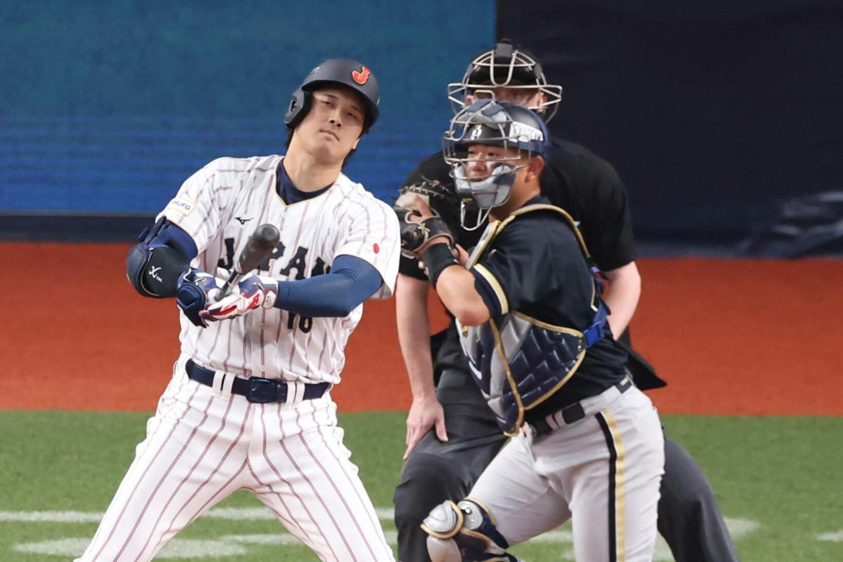 バットが空を切った大谷翔平はこの表情