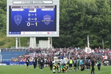 ホーム神戸戦に０－１で惜敗したＪ１福岡の選手たち