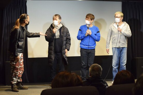 左から河本政則、島田まさし、高山トモヒロ、長原成樹