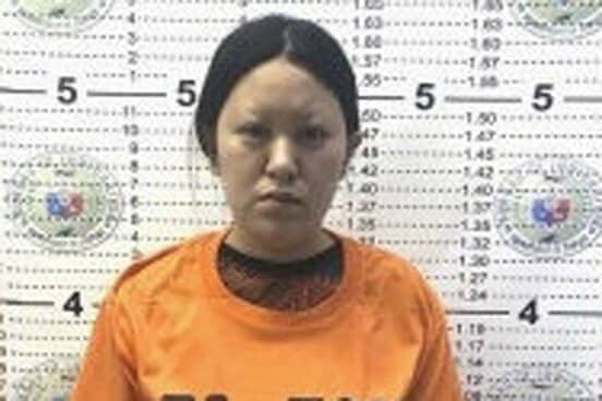 逮捕時の山田李沙被告(フィリピン入国管理局)
