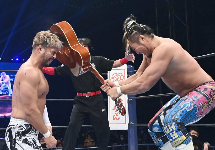  ＫＥＮＴＡ(左)をノーＤＱ戦で下した棚橋だが…