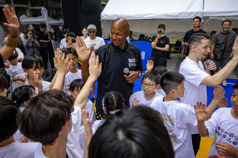子供たちを指導したレイ・アレン氏（C）NBA