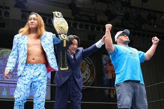 黒潮ＴＯＫＹＯジャパン（左）と関根〝シュレック〟秀樹