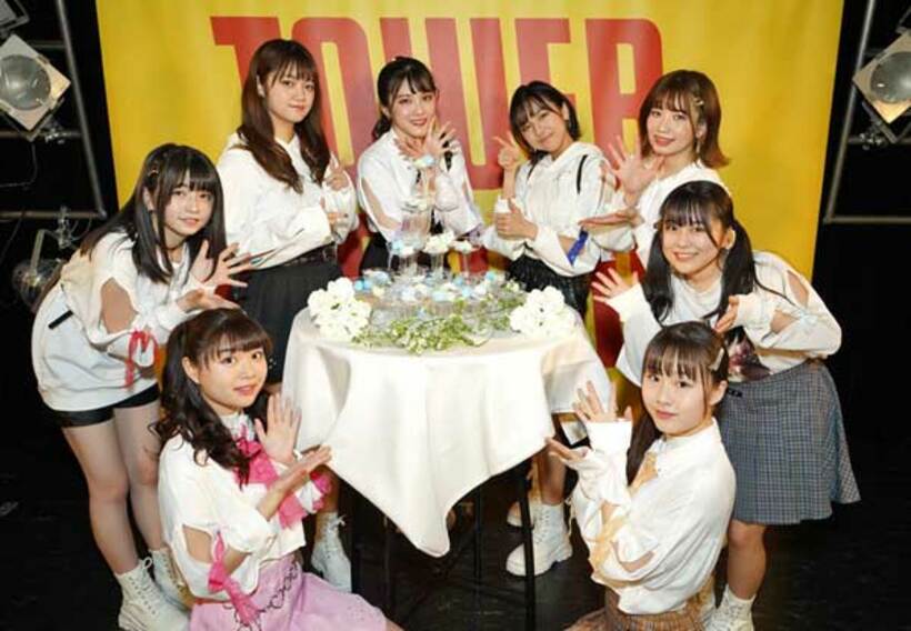  新シングルイベントでシャンパンタワーを囲む-アップアップガールズ（２）