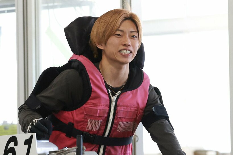 ６１号機を手にした定松勇樹