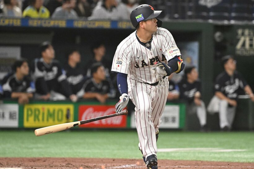 勝ち越し３ランを放った岸田行倫