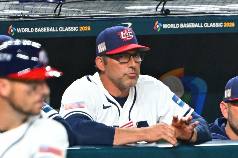 デローサ監督