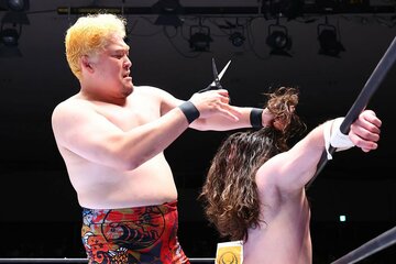 ＯＳＫＡＲの長髪をハサミで切り落とす矢野通