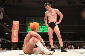 宮脇純太(左)との一騎打ちで、絆が深まった青木真也