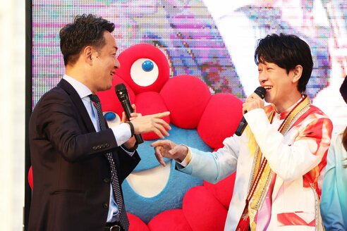 横山裕への歓声…おこぼれに預かる横山英幸大阪市長 イベントで隣に立つ