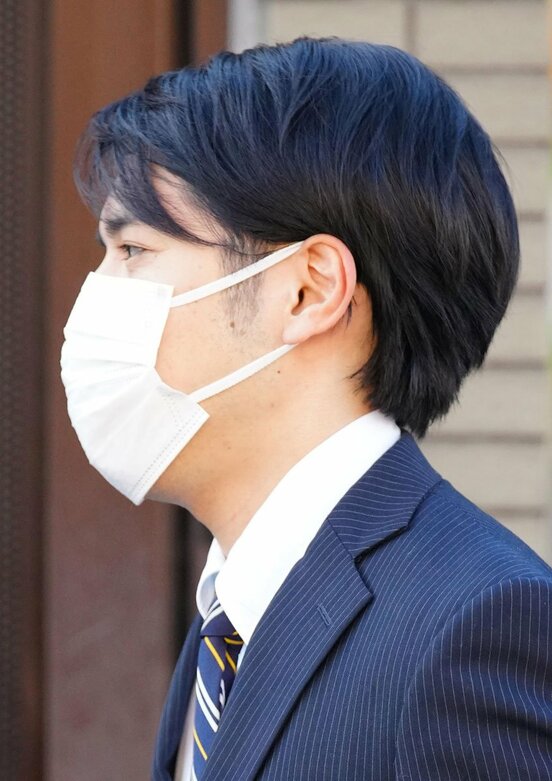  秋篠宮邸に向かう小室圭さん（代表撮影）