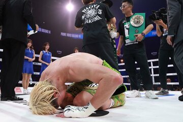 リングで土下座する那須川天心